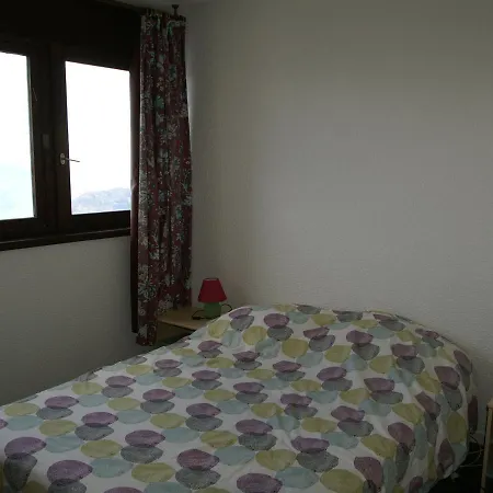 2 Pieces Au Pied Des Pistes Avec Balcon Et Casier A Skis - Fr-1-557-101 *
